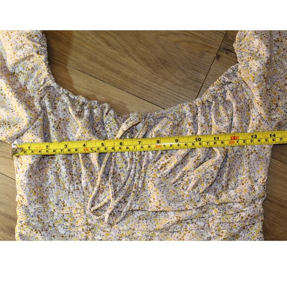 Revolve ASTR the Label Floral Puff Sleeve Crop Top Smocked Back S Taupe Multi - Picture 5 of 7